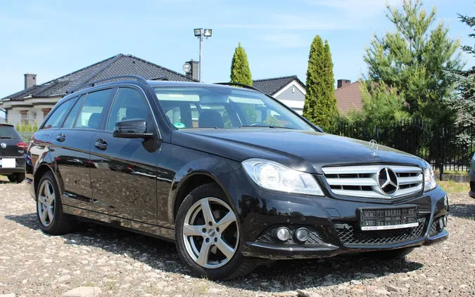 samochody osobowe Mercedes-Benz Klasa C cena 42800 przebieg: 215000, rok produkcji 2012 z Sztum